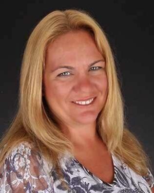 Headshot of Stacy Denoyer