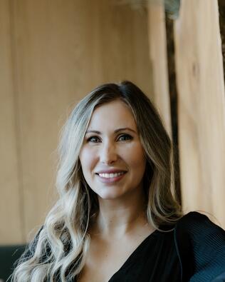 Headshot of Angela Sizemore