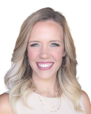 Headshot of Amber Carpenter