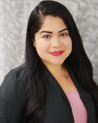 Headshot of Mayra Lopez