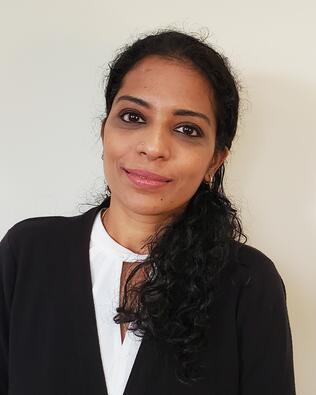 Headshot of Hema Devanathan