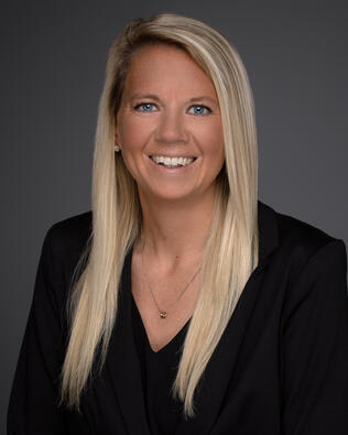 Headshot of Shea Karbon