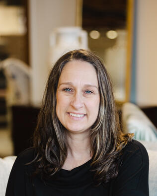 Headshot of Nikki Atkinson