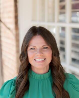 Headshot of Jessica Farr