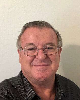 Headshot of Daniel Garren