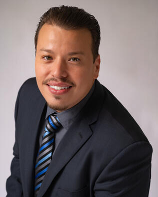 Headshot of Juan Rios-Ugarte