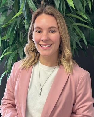 Headshot of Mariah Rowell