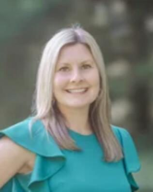 Headshot of Stacey Thacker