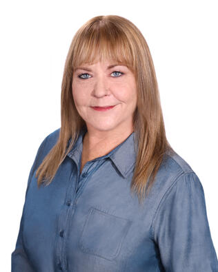 Headshot of Kari Coulter
