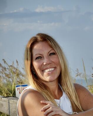 Headshot of Tracy Marino