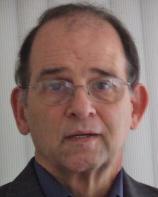 Headshot of Raymond Piwowarczyk