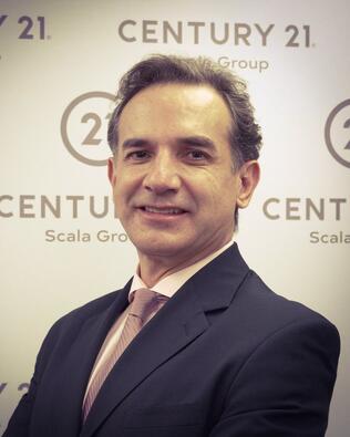 Headshot of Osvaldo Santos