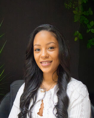 Headshot of Courtney Perry