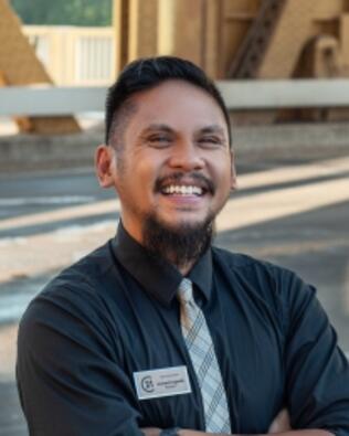 Headshot of Leonard Lapena