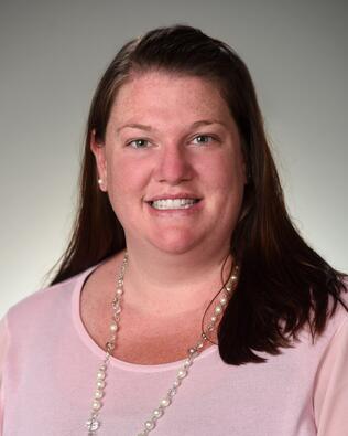 Headshot of Amanda Weaver