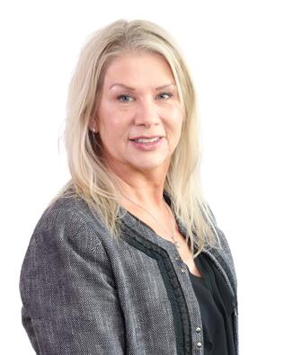 Headshot of Jennifer Broussard