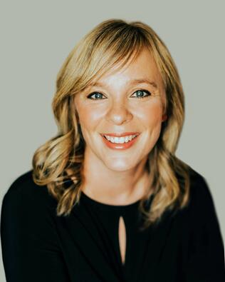 Headshot of Annie Franken