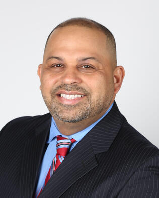 Headshot of Cesar Colon