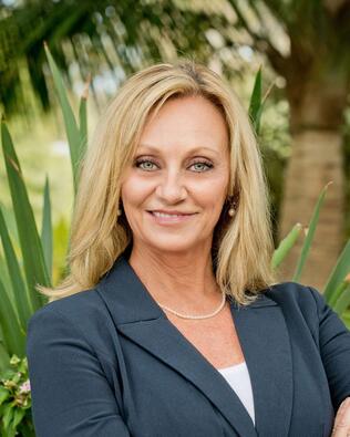 Headshot of Kim Shuey