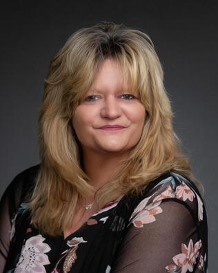 Headshot of April McGarrah