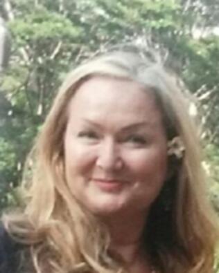 Headshot of Donna Warren