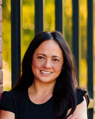 Headshot of Amy Snyder