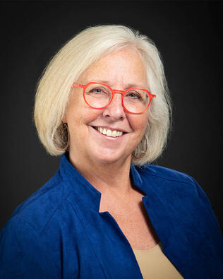Headshot of Liz Engel