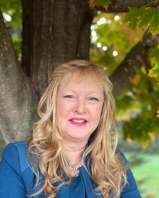 Headshot of Regina Mauer