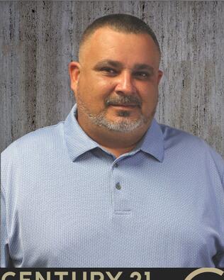 Headshot of Charles Ramos