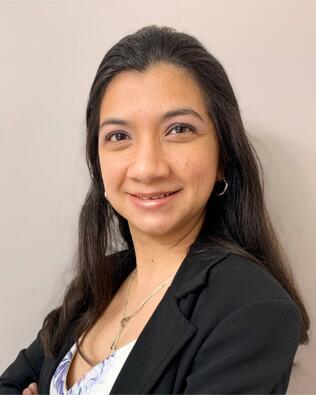 Headshot of Jenny Fernandez