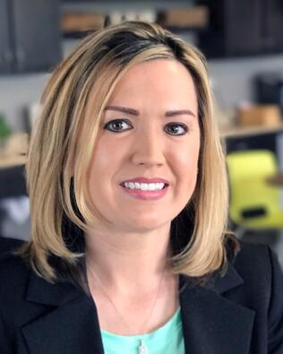 Headshot of Nicole Pett