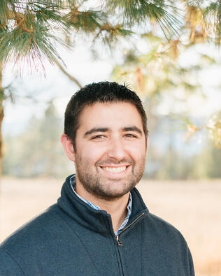 Headshot of Ryan Skinner