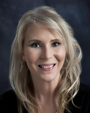 Headshot of Maureen Laughlin