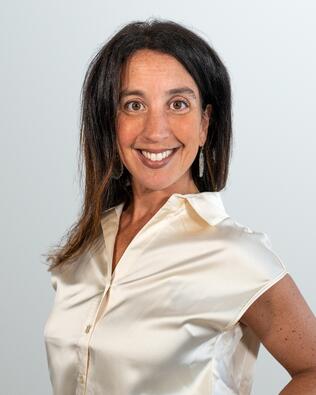 Headshot of Lisa McKenna