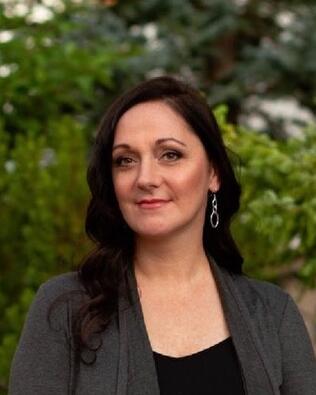 Headshot of Andrea Meletiche