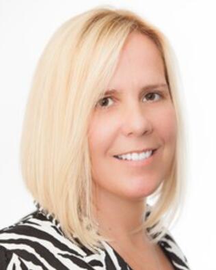 Headshot of Christine Brennan