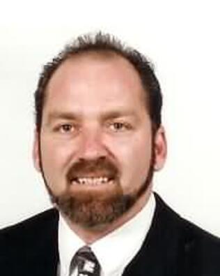 Headshot of Earl Barrett
