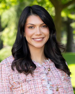 Headshot of Brenda Vega