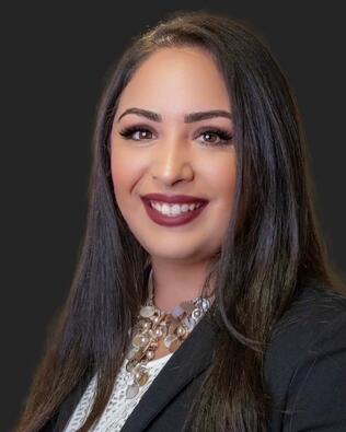 Headshot of Amanda Aponte