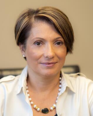 Headshot of Cristina da Silva Sales