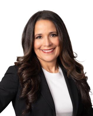 Headshot of Denise Bustamante