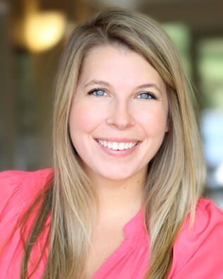 Headshot of Kelsey Hart