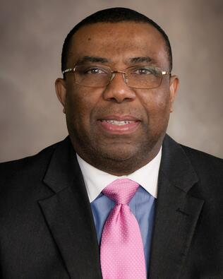 Headshot of Carl McCants