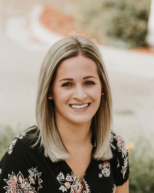 Headshot of Aubrie Steinwand