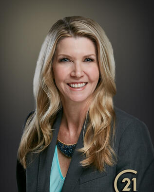Headshot of Meagan Luce