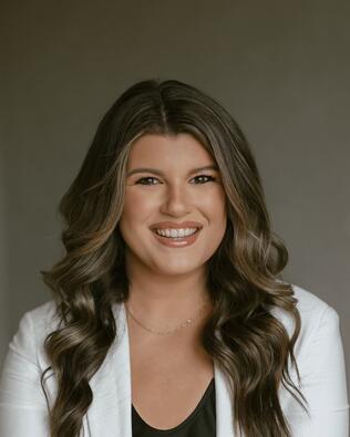 Headshot of Lauren Flory