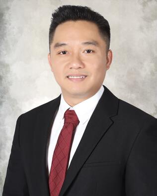 Headshot of Minh Quang