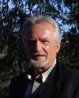 Headshot of Robert Woytovich