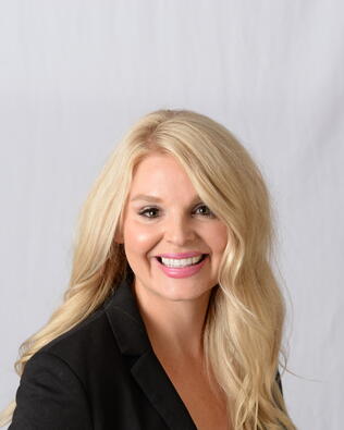 Headshot of Devin Fowler