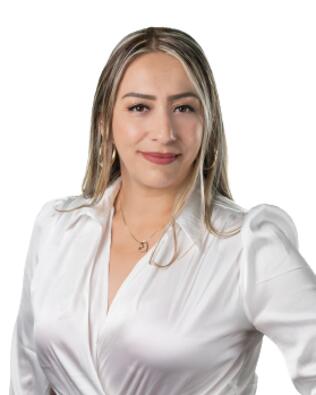 Headshot of Laura  Alvarez